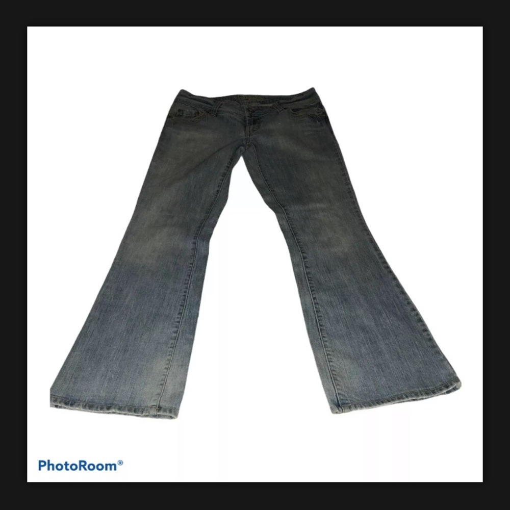 American Eagle Flare Leg Jeans “AE Artist” Low Rise Light Wash Women’s Size 8.